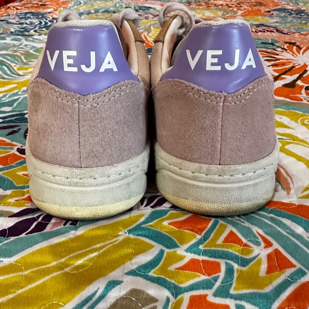 Veja V-90 Cream and Pastels Sneakers - Picture 7 of 8